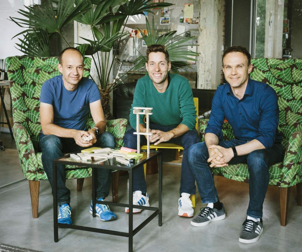 Das sind die familienfreundlichsten deutschen Start-ups Die Staffbase-Gründer Lutz Gerlach (l.), Martin Böhringer (m.) und Frank Wolf.
(Foto: Gene Glover/ Agentur Focus)