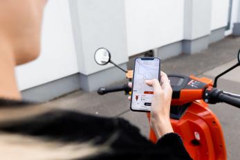 E-Roller-Anbieter Emmy schluckt Konkurrenten Felyx