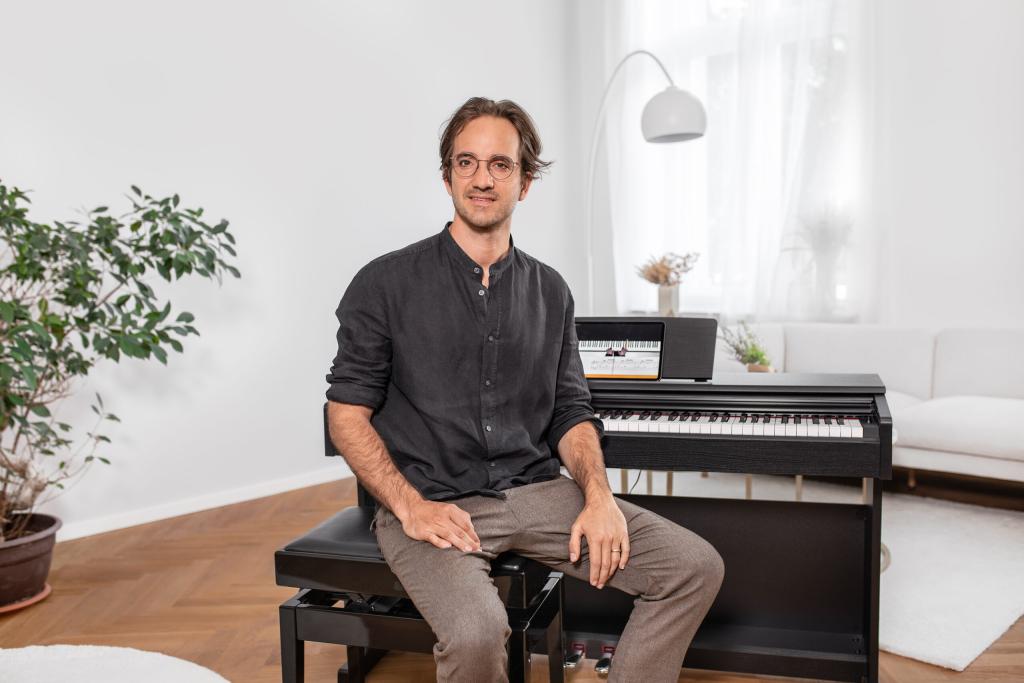 „Je älter ich werde, umso mehr begeistert mich Bach“ Jonas Gößling ist CEO und Gründer von Flowkey. (Foto: Flowkey)