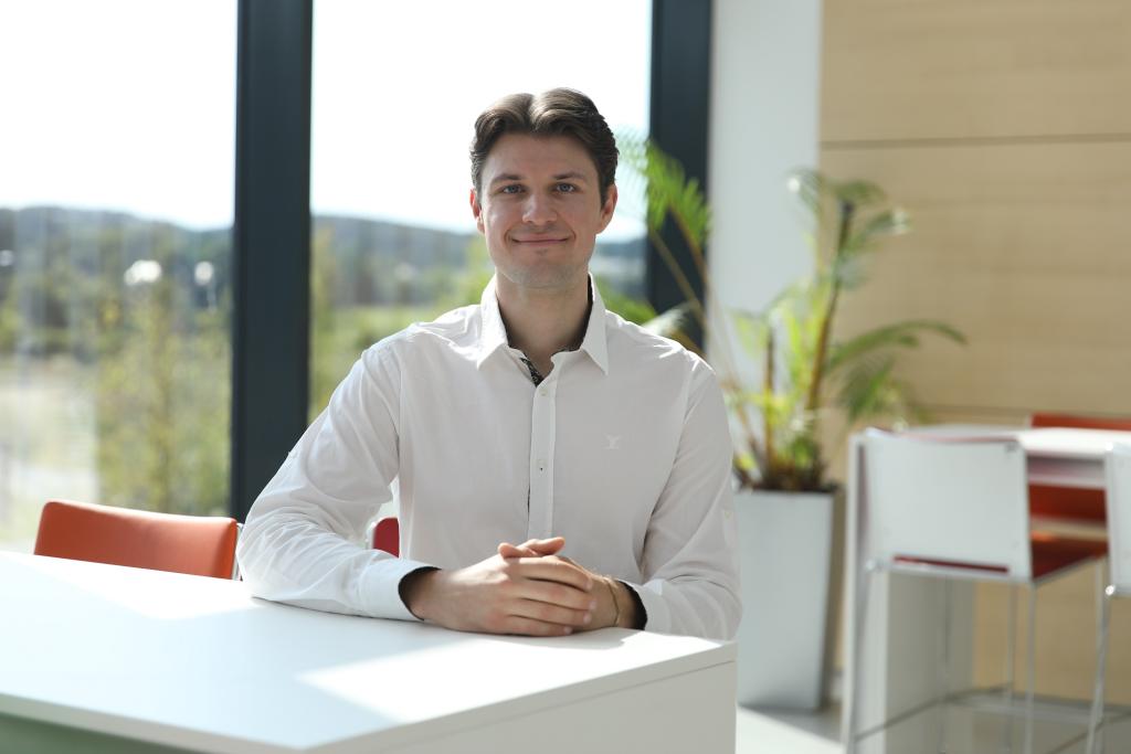 Between research and practice: What science knows about venture clienting