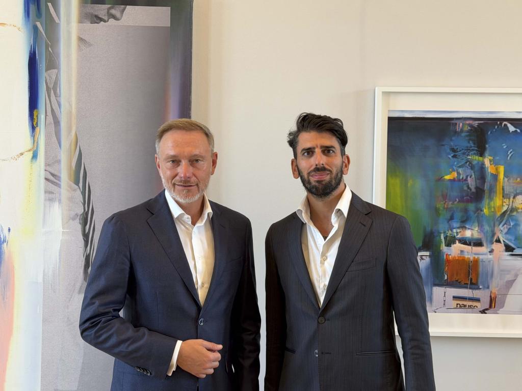 Christian Lindner investiert in Frankfurter Cybersecurity-Startup QuoIntelligence